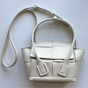 BOTTEGA VENETA : Arco Bag